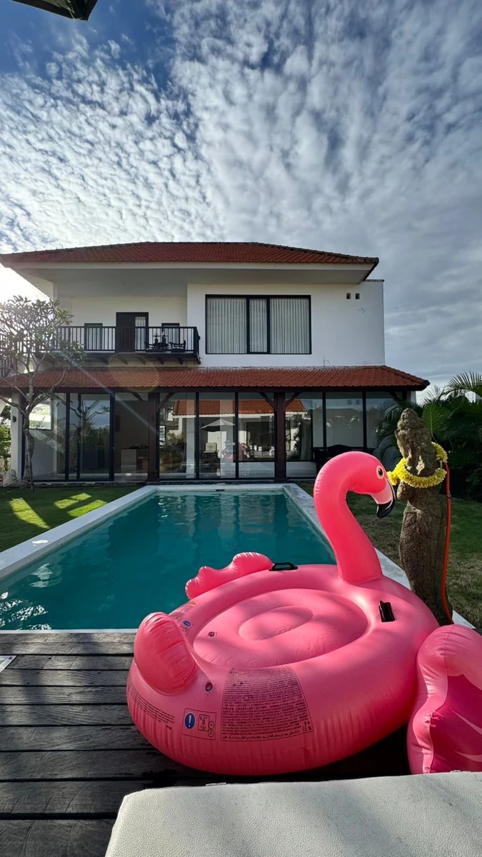 Stunning 3br villa for rent in Munggu
