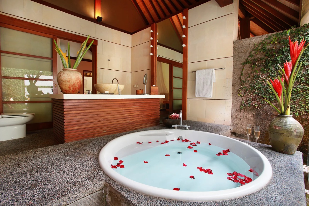 Serene 2BR Villa w/ Sunset Bale and Pool