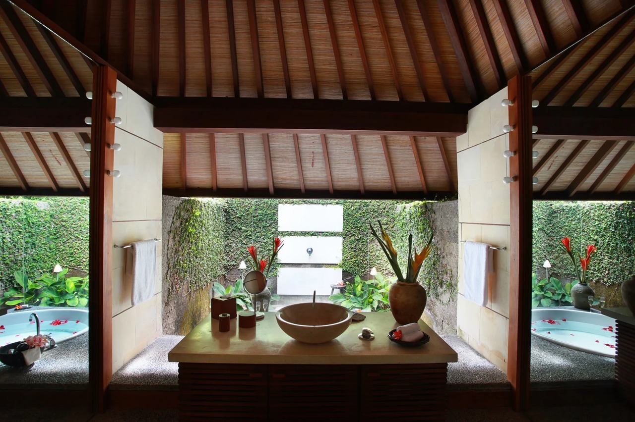 Serene 2BR Villa w/ Sunset Bale and Pool