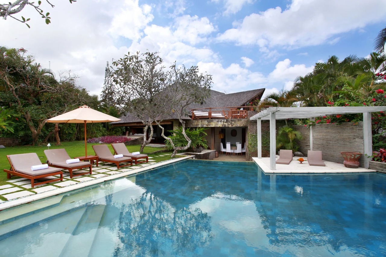 Serene 2BR Villa w/ Sunset Bale and Pool