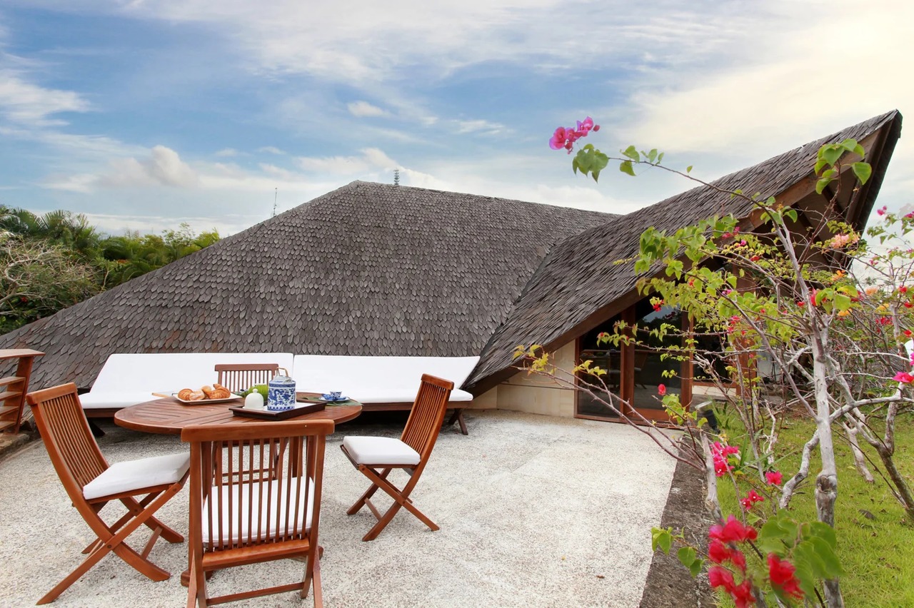 Serene 2BR Villa w/ Sunset Bale and Pool