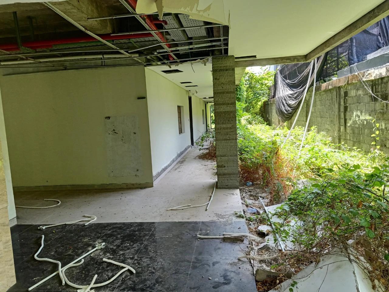 Land, Hotel, Apartment Complex for Lease