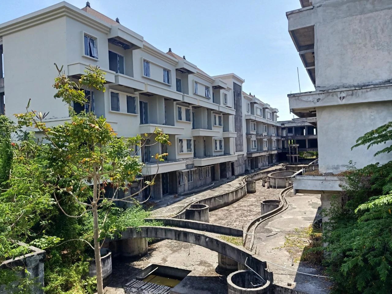 Land, Hotel, Apartment Complex for Lease