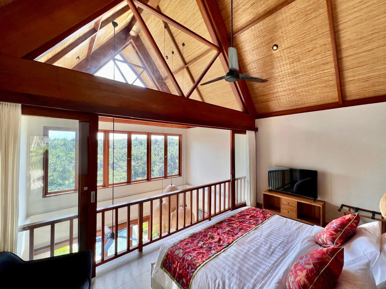 Stylish 1BR Jungle Retreat w/ River View