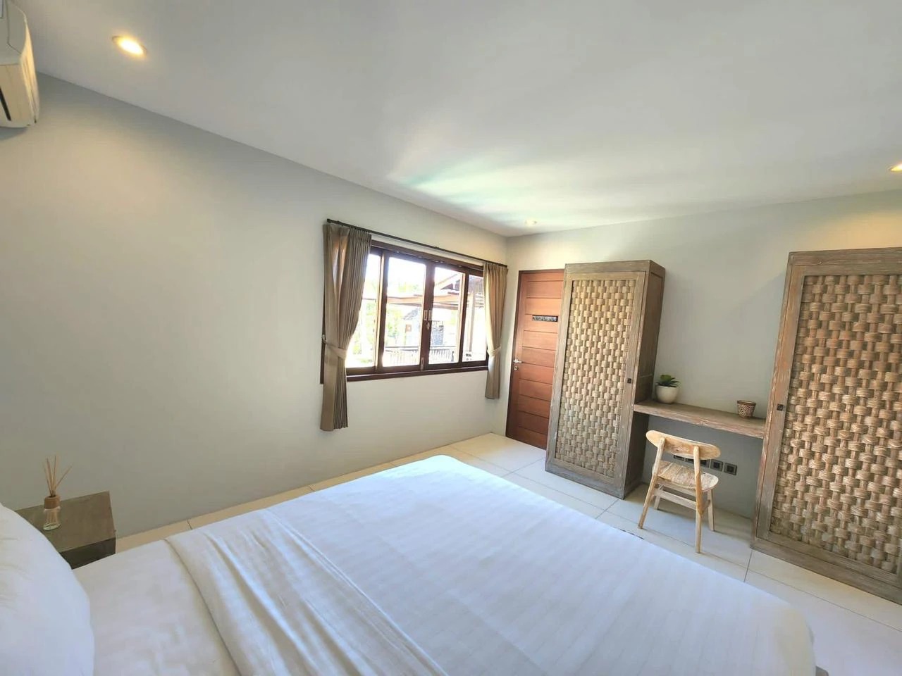 3br villa for Rent in parerenan 