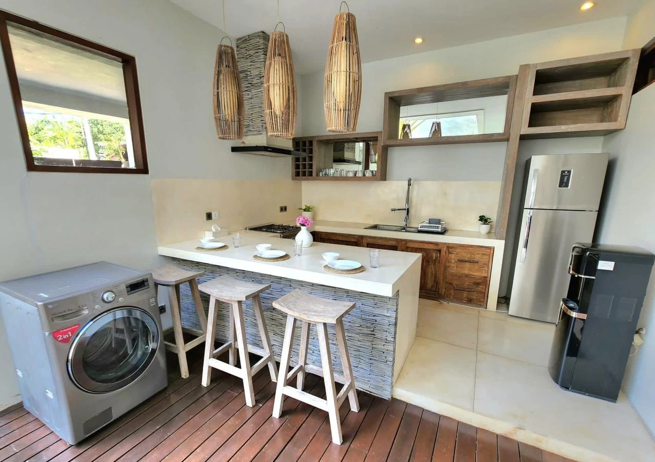 3br villa for Rent in parerenan 