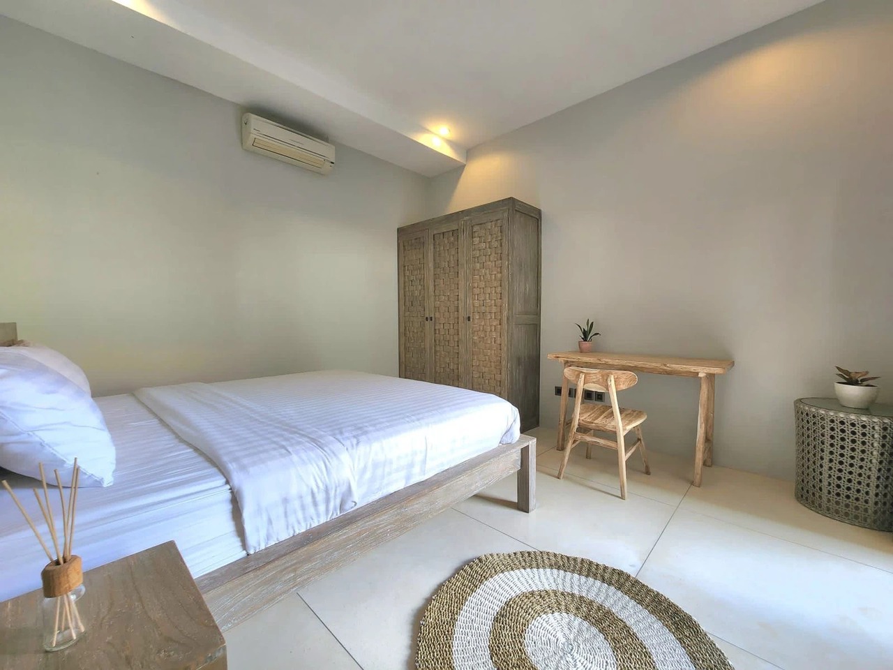 3br villa for Rent in parerenan 