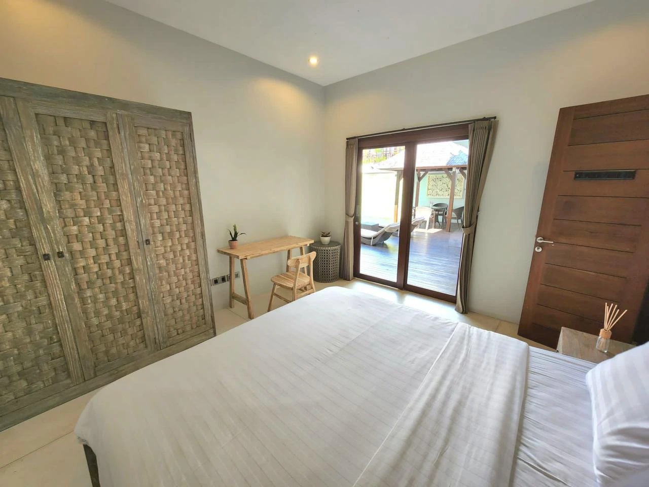 3br villa for Rent in parerenan 