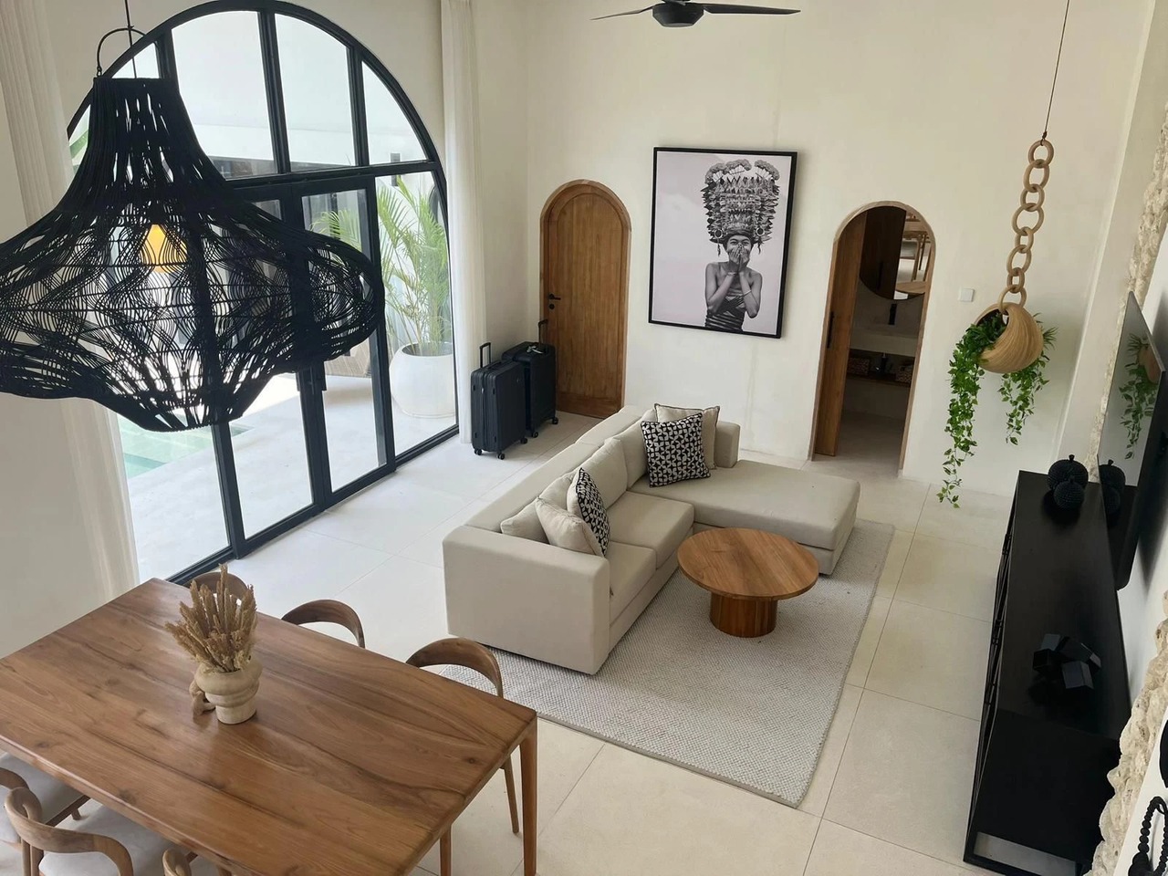 3br villa for Rent in parerenan 