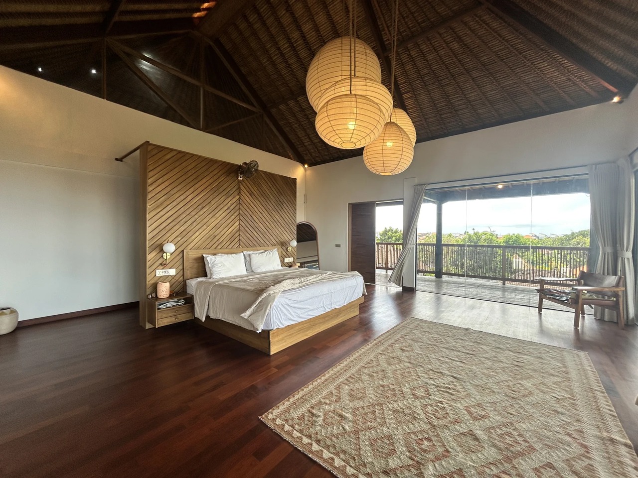 Majestic 5+2BR Estate Villa w/ Pool