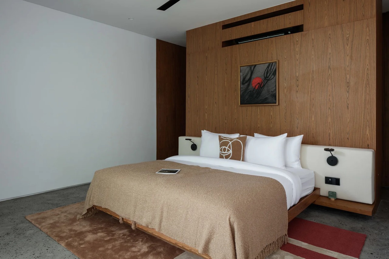 Luxury 2BR Designer Townhouse w/ Pool