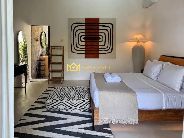HUGE THREE BEDROOMS VILLA