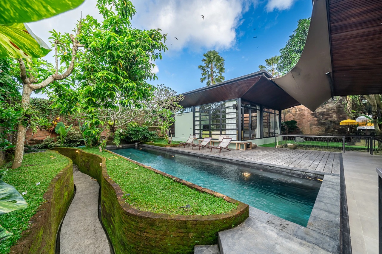 TwinsHouse - 4 Bedroom Villa in Penjiwaa