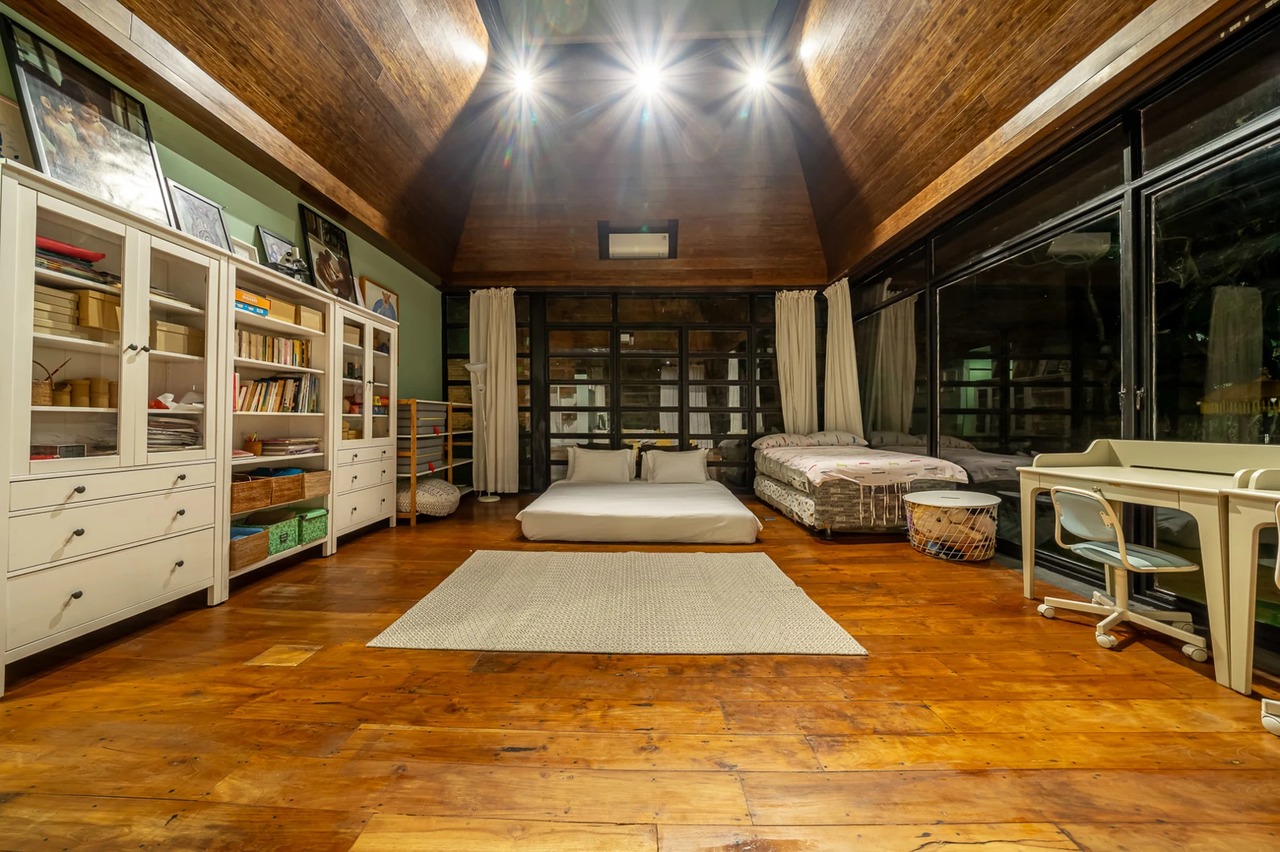TwinsHouse - 4 Bedroom Villa in Penjiwaa