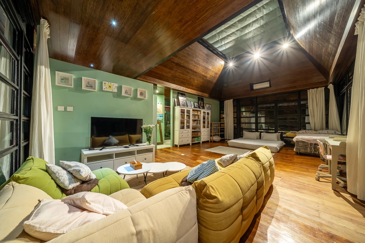 TwinsHouse - 4 Bedroom Villa in Penjiwaa