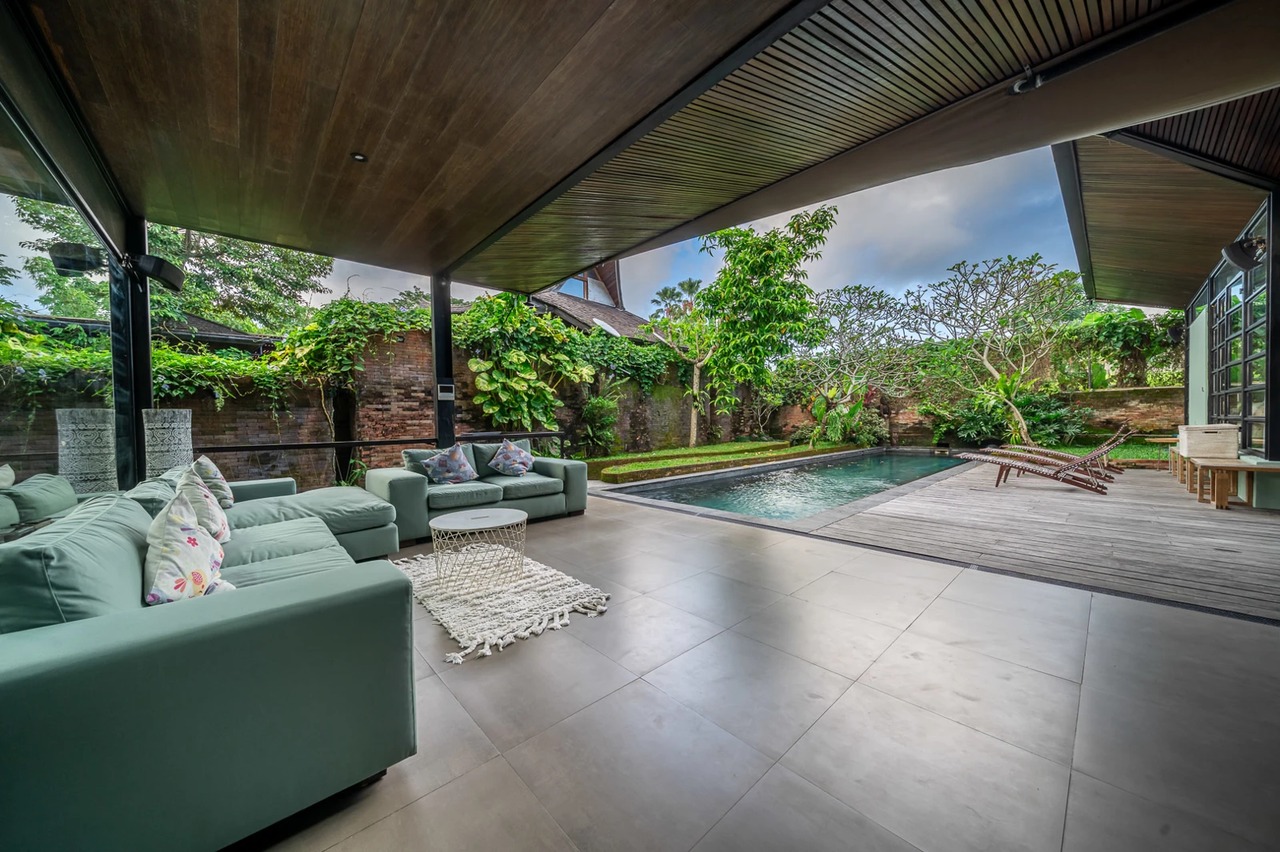 TwinsHouse - 4 Bedroom Villa in Penjiwaa