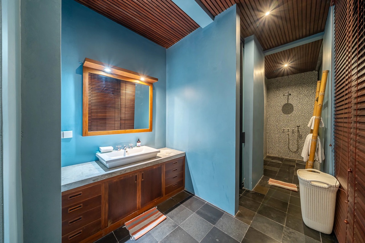 TwinsHouse - 4 Bedroom Villa in Penjiwaa