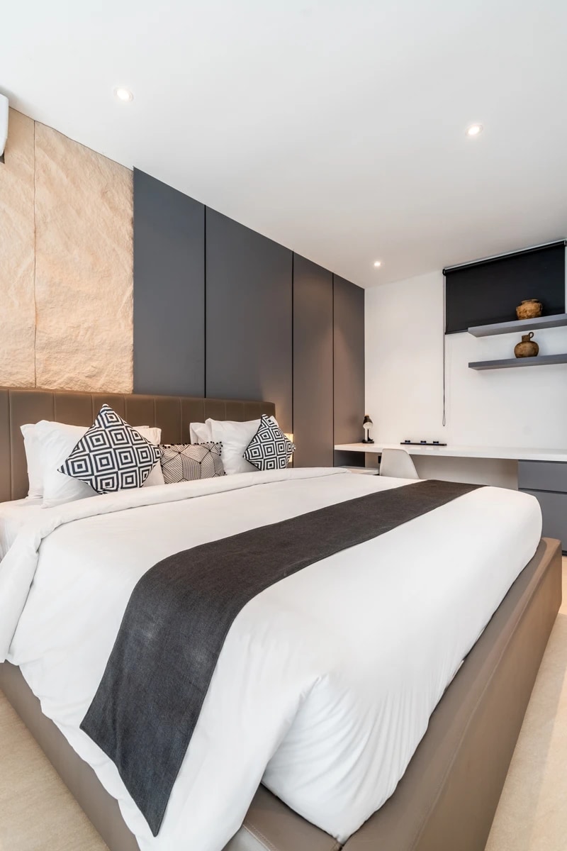 The R Apartment Mezzanine, Pererenan