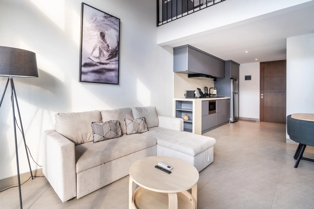 The R Apartment Mezzanine, Pererenan