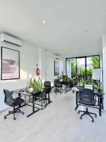 The R Apartment Mezzanine, Pererenan