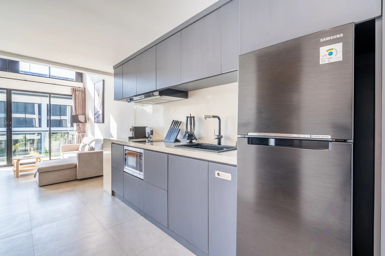 The R Apartment Mezzanine, Pererenan