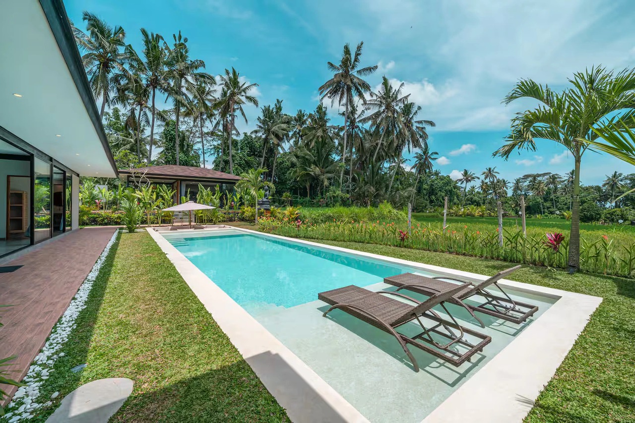 5BR Luxury Fusion Villa w/ Rice Field