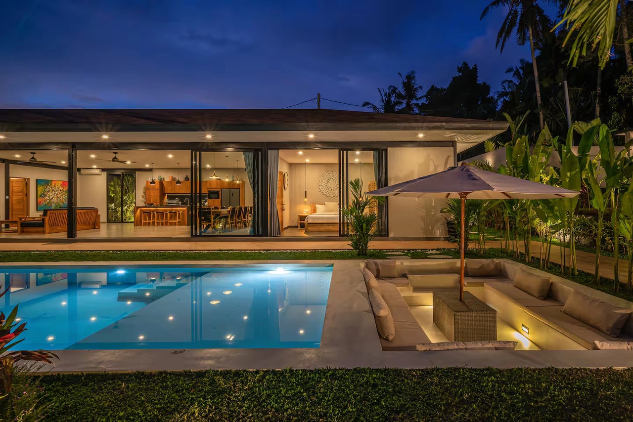 5BR Luxury Fusion Villa w/ Rice Field