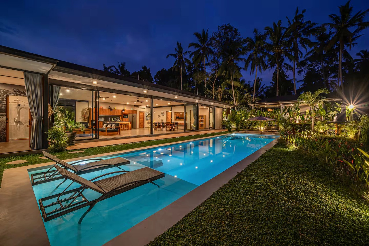 5BR Luxury Fusion Villa w/ Rice Field