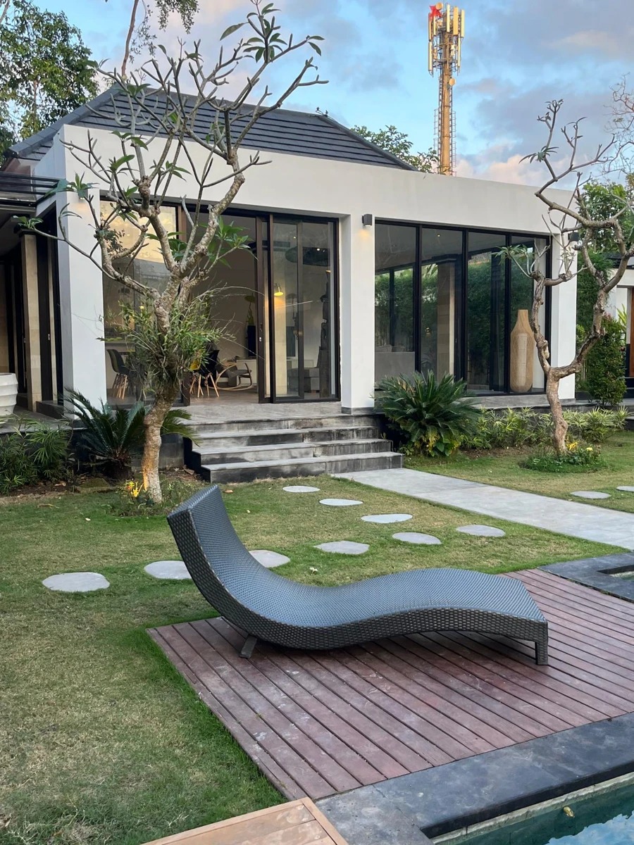 4br villa for Rent in parerenan 