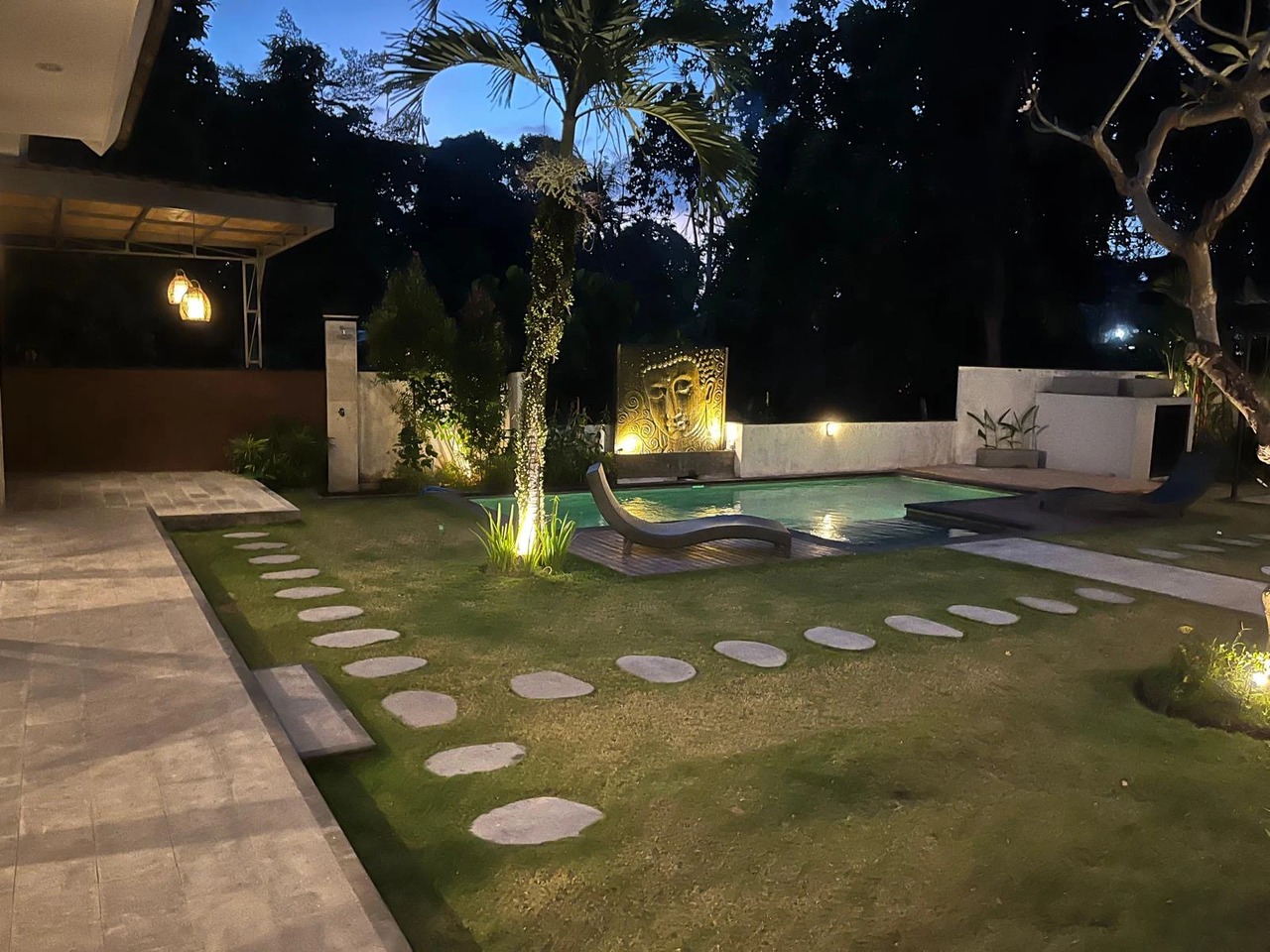 4br villa for Rent in parerenan 