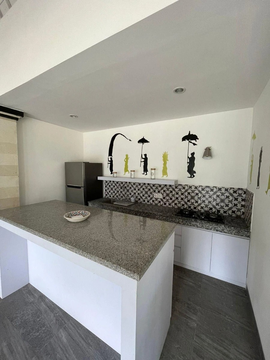 4br villa for Rent in parerenan 