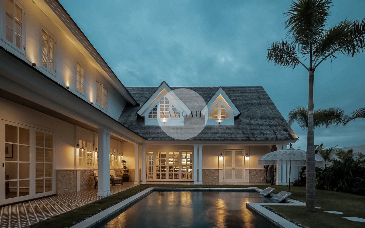 Seseh Manor | Beachside Family Living