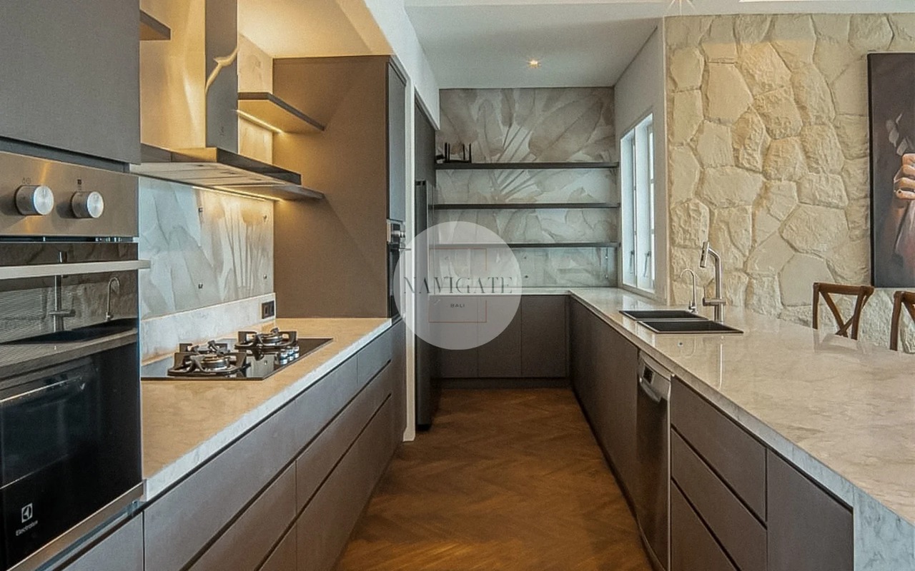 Seseh Manor | Beachside Family Living