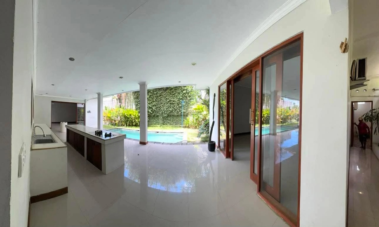 3br villa for Rent in padang linjong