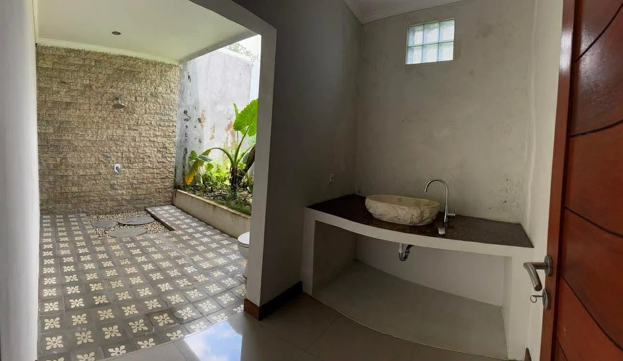 3br villa for Rent in padang linjong