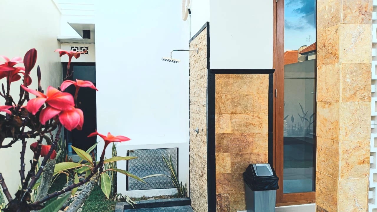 New villa for rent in west by pass sanur