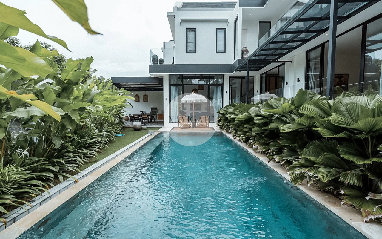 4BR NEWLY BUILD VILLA IN PERERENAN