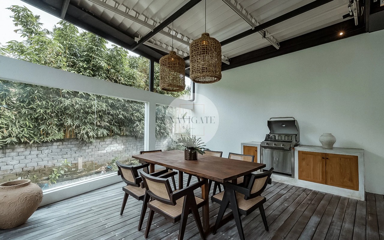 4BR NEWLY BUILD VILLA IN PERERENAN