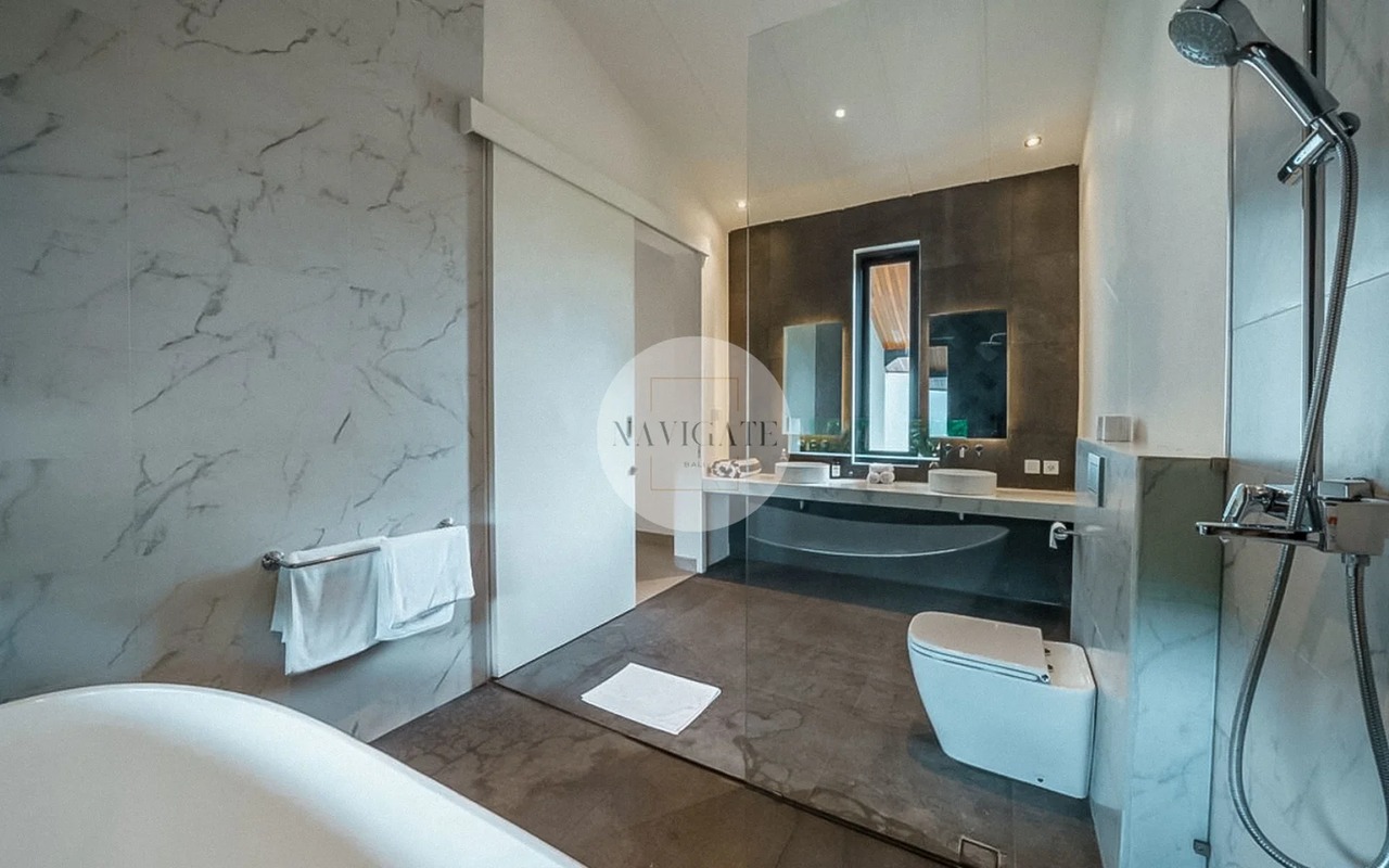 Villa Vince | Luxurious 4-Br Pererenan