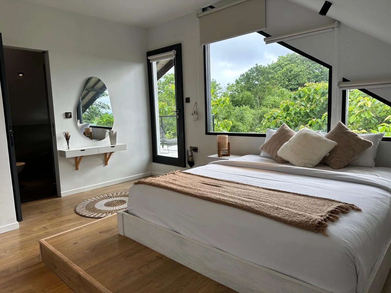 Panoramic 6BR Luxury Villa w/ Rooftop