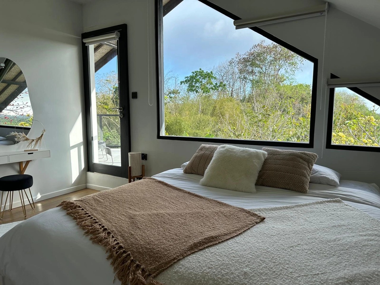 Panoramic 6BR Luxury Villa w/ Rooftop