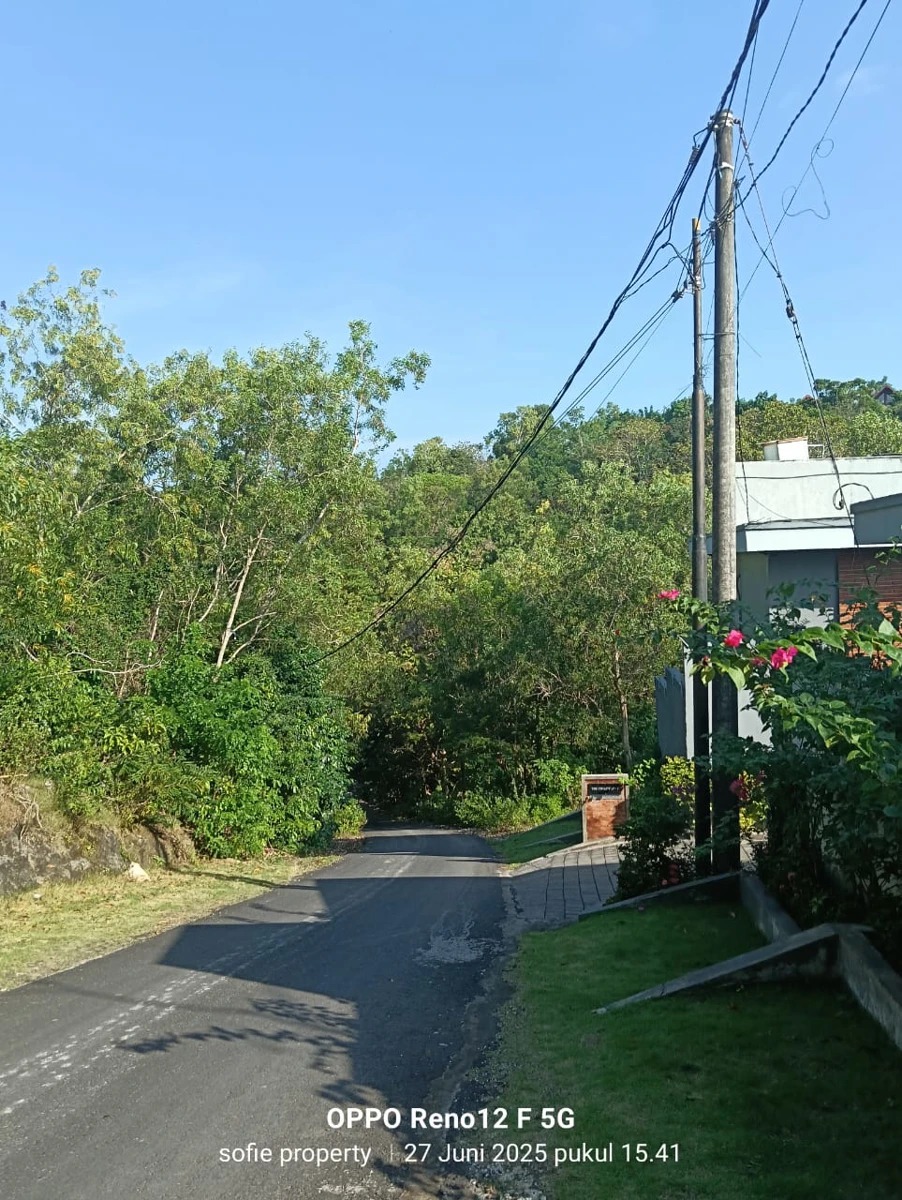 Leasehold Land in Padang-Padang