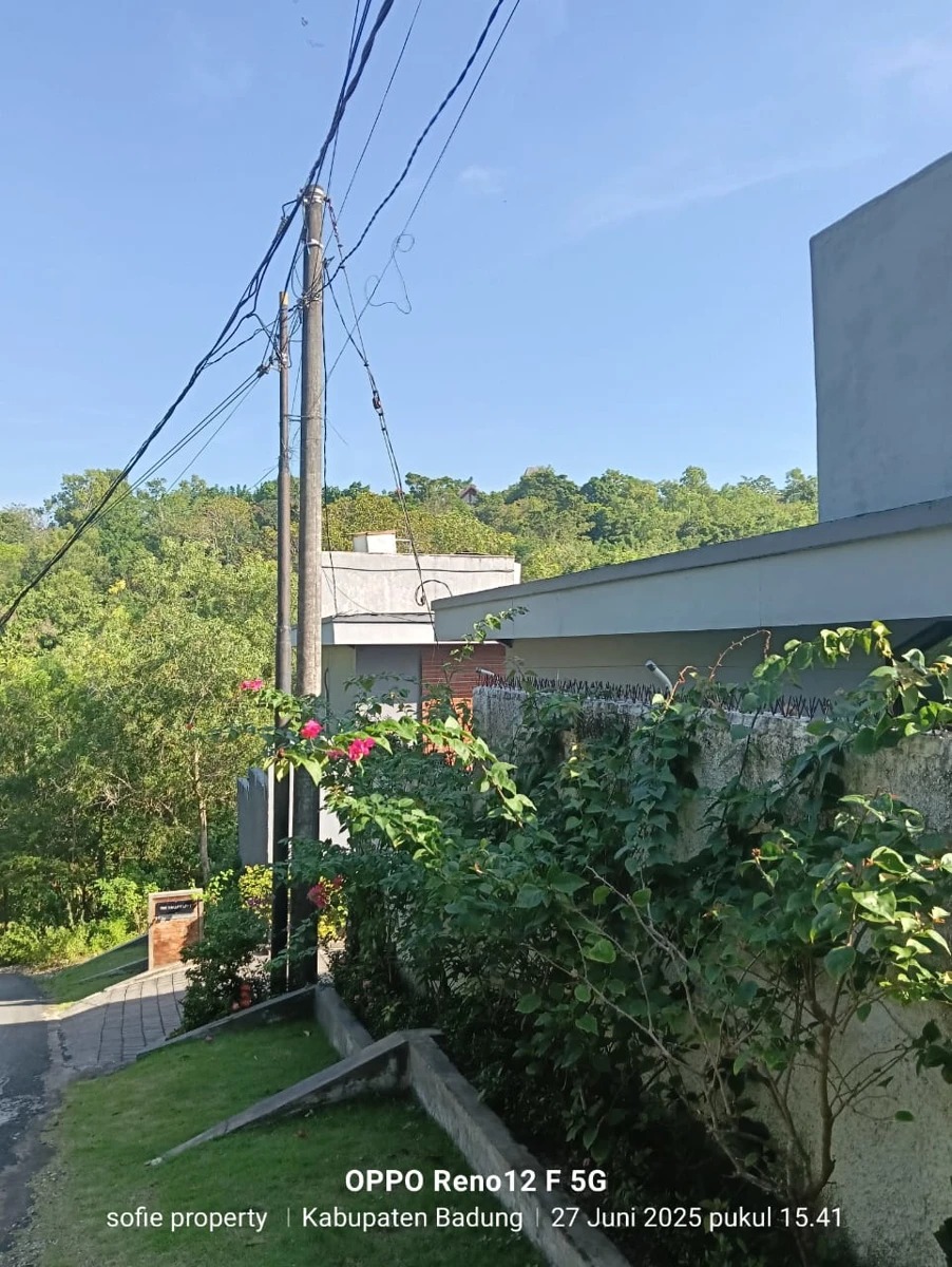 Leasehold Land in Padang-Padang