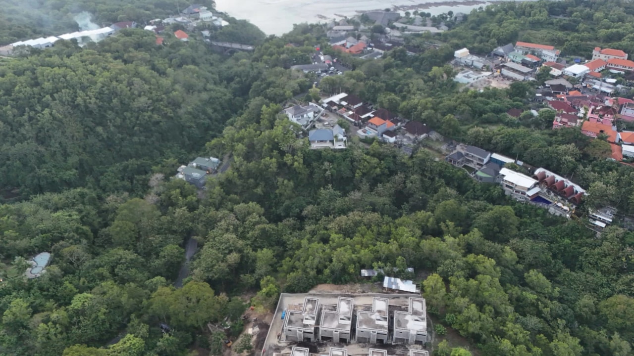 Leasehold Land in Padang-Padang