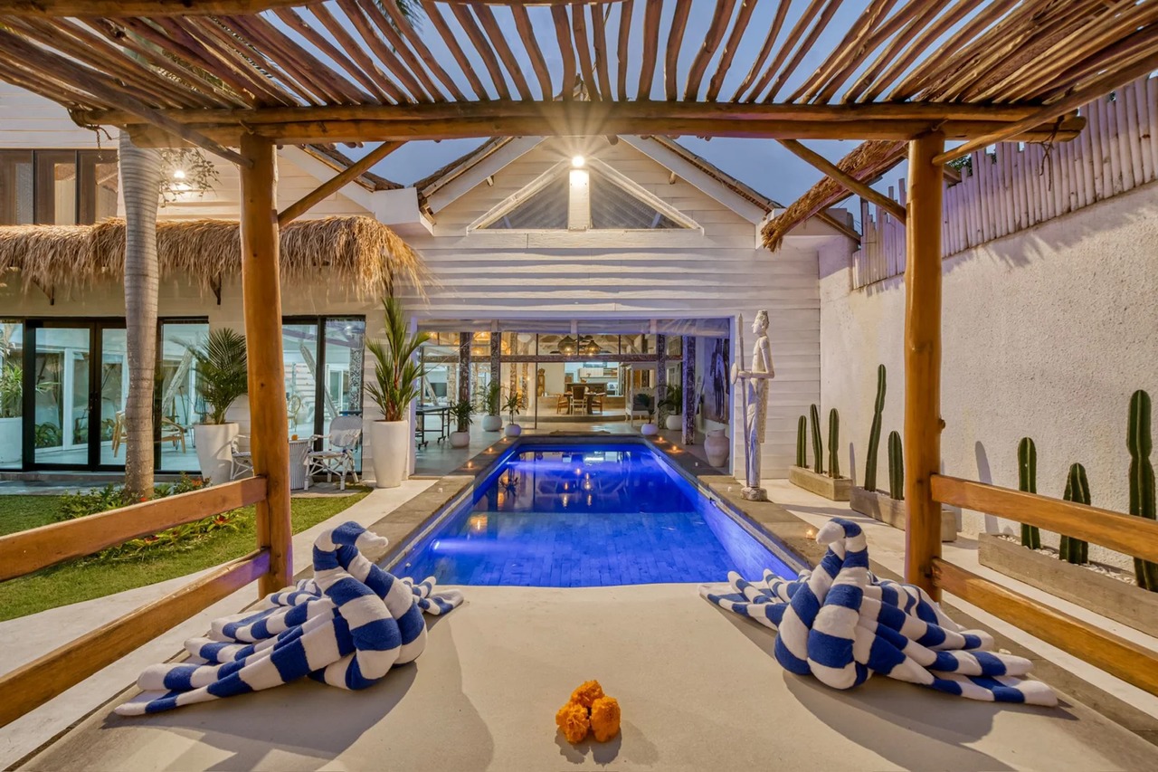 4BD Luxury Azur Cemagi Villa