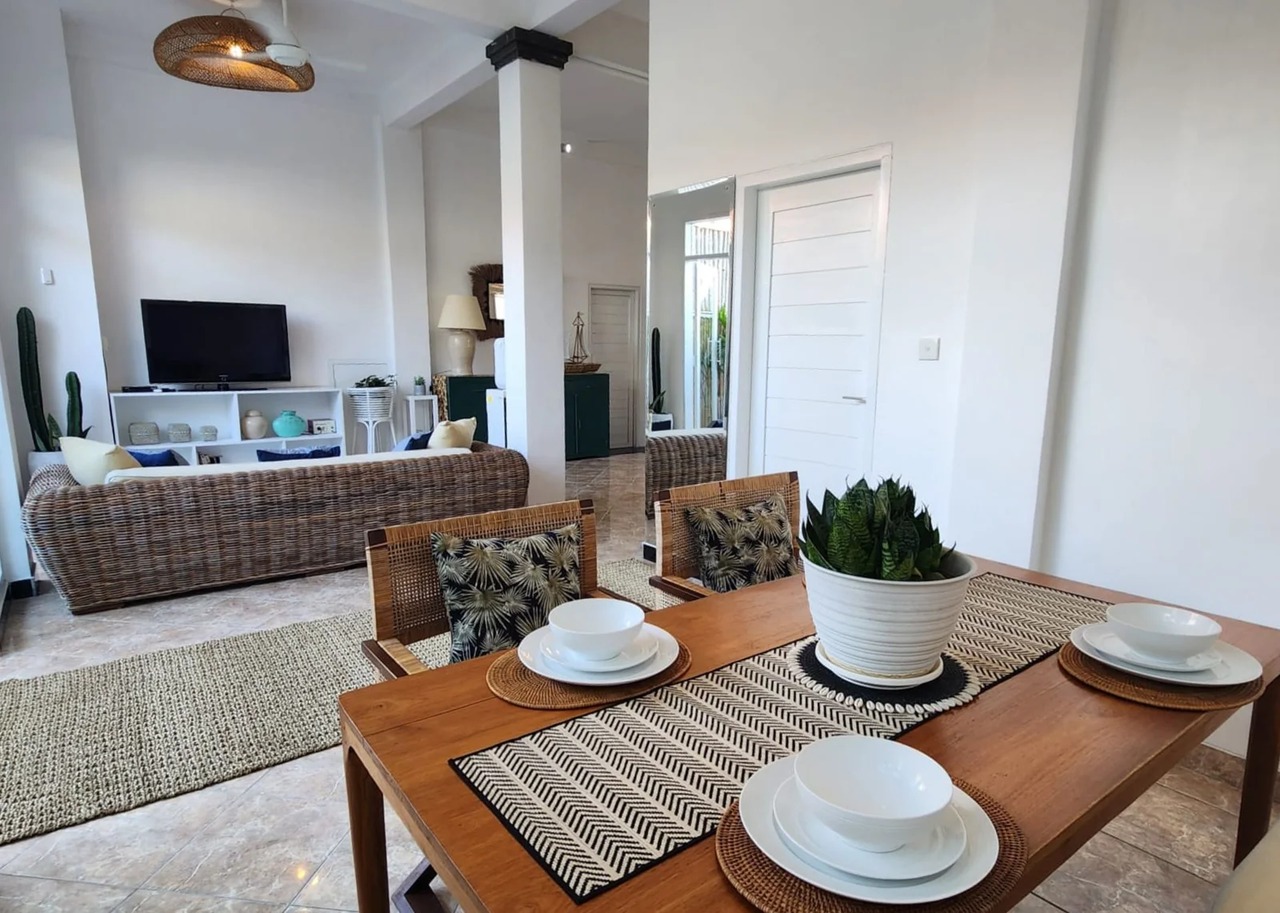 Sunlit 1 Bedroom Villa in Tibubeneng