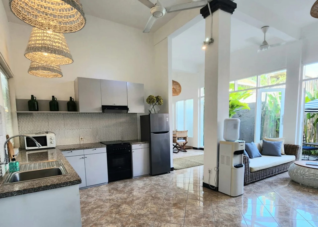 Sunlit 1 Bedroom Villa in Tibubeneng