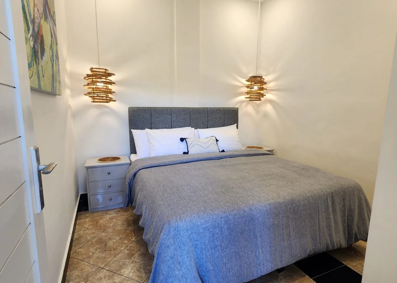 Sunlit 1 Bedroom Villa in Tibubeneng