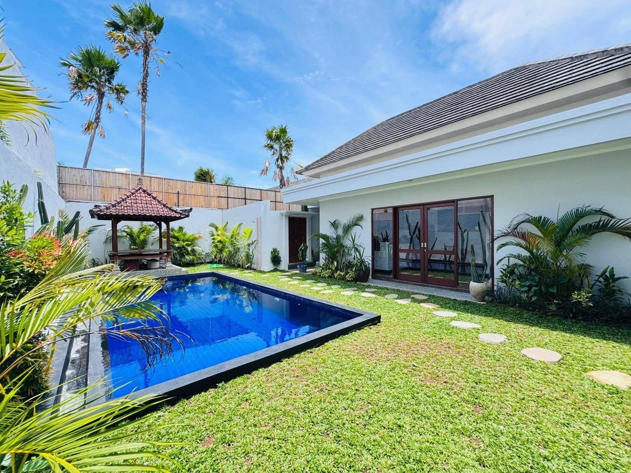 2 BEDROOM VILLA IN CENTRAL BERAWA 