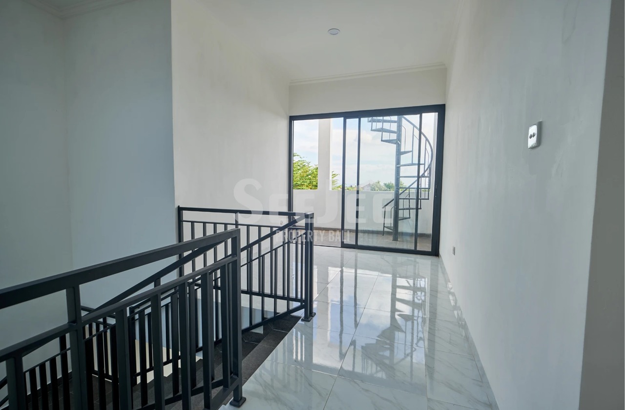 FREEHOLD MODERN HOUSE-VILLA IN PADONAN